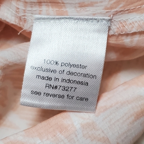 ELIZABETH & James Peach Floral Lattice Lace Ruched Mock Neck V-neck Blouse Small - Picture 10 of 10